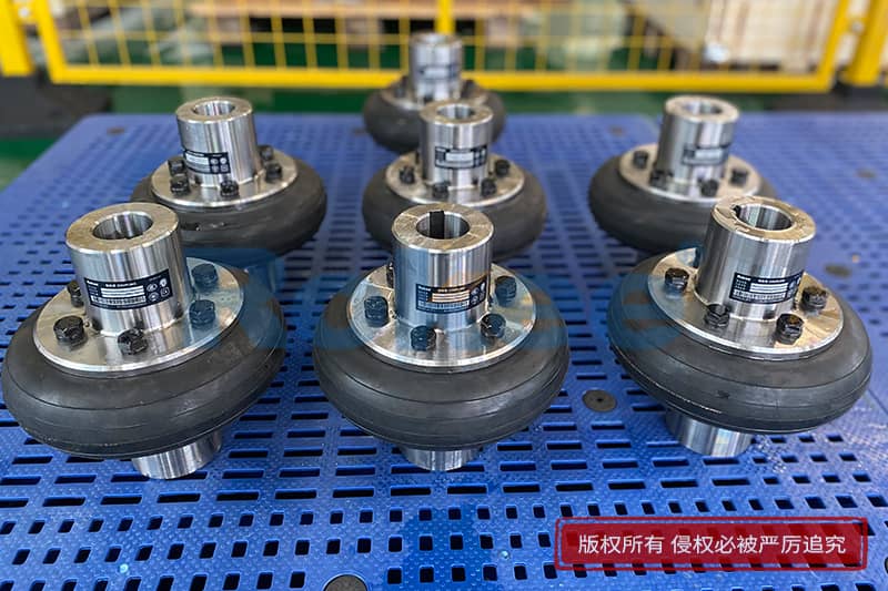 橡膠輪胎聯(lián)軸器,輪胎式聯(lián)軸器,輪胎花鍵聯(lián)軸器生產(chǎn)廠家